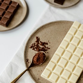 Tablettes de chocolat noir et blanc