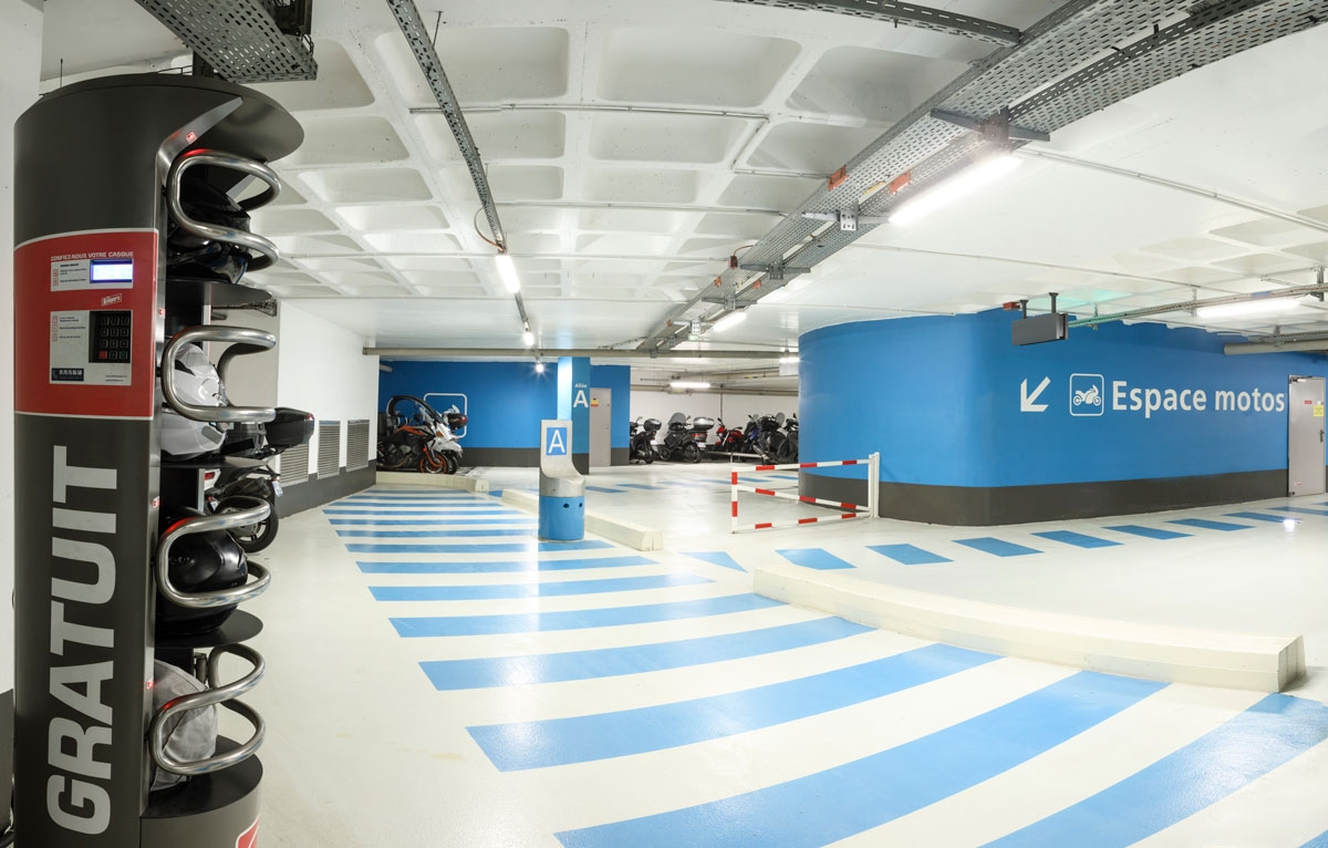 Espace motos dans un parking officiel Paris Aéroport