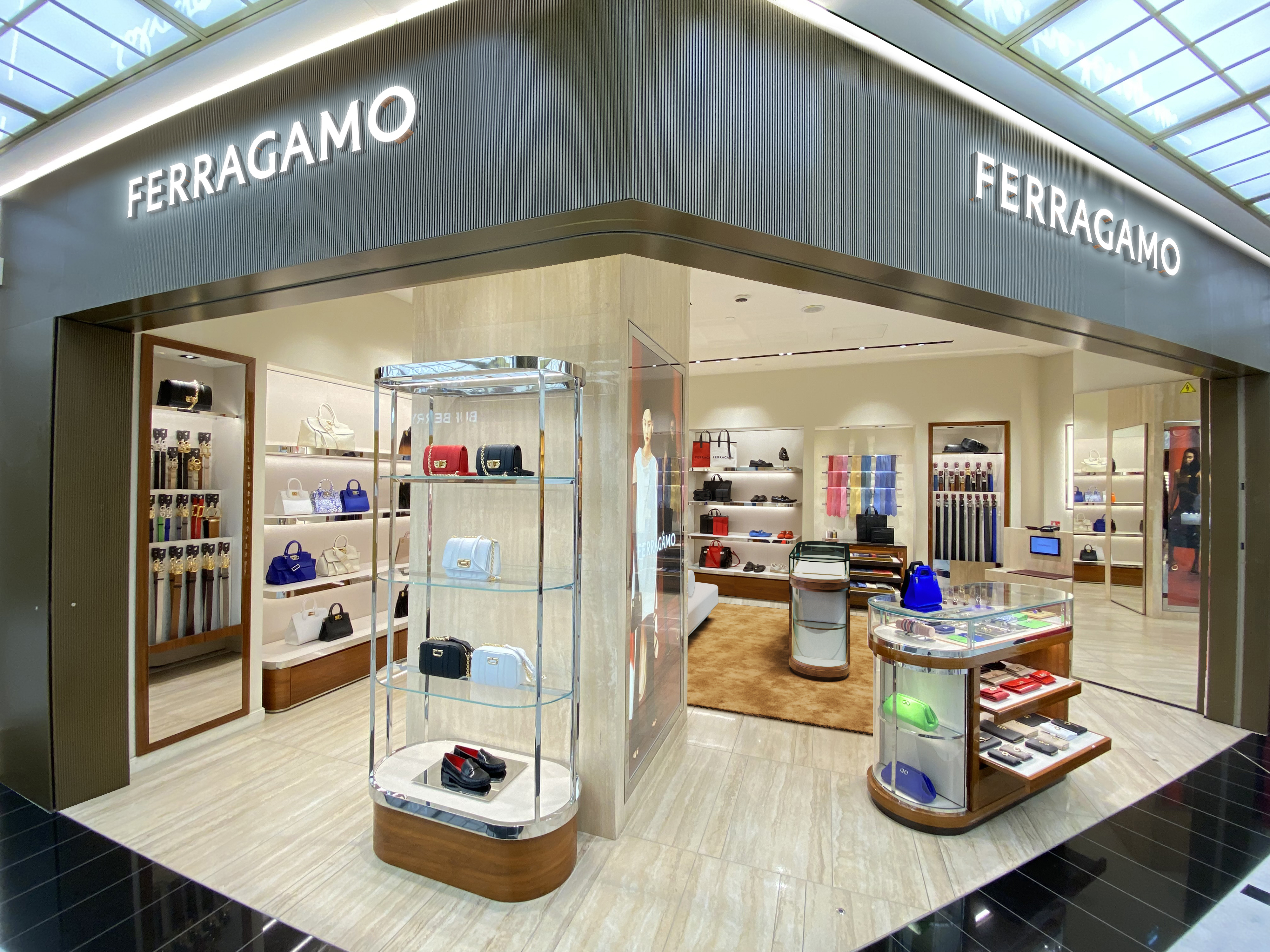 FERRAGAMOVISUALSTORES3_278X150_FR.jpg